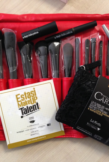 Kit Estasi Make up Talent