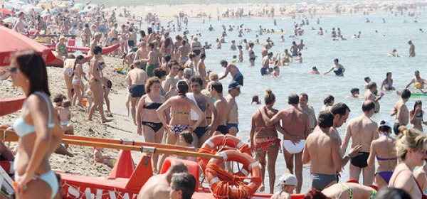 Spiaggia Affollata